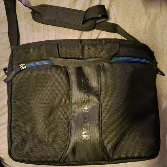 Wenger JETT Carrying Case for 14.1" Notebook - Black, Blue Swiss Gear - Picture 2 of 7